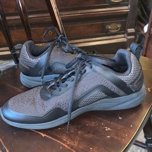 Women’s Vionic Tie Up Shoes